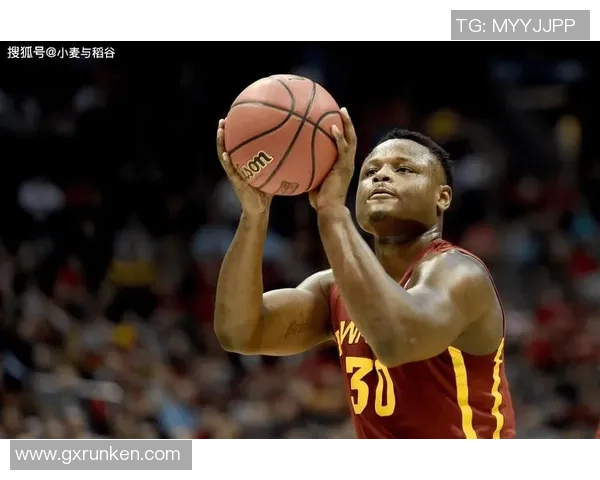 国王赛场细节引关注小动作引发激烈讨论成焦点 国王赛场细节引关注小动作引发激烈讨论成焦点